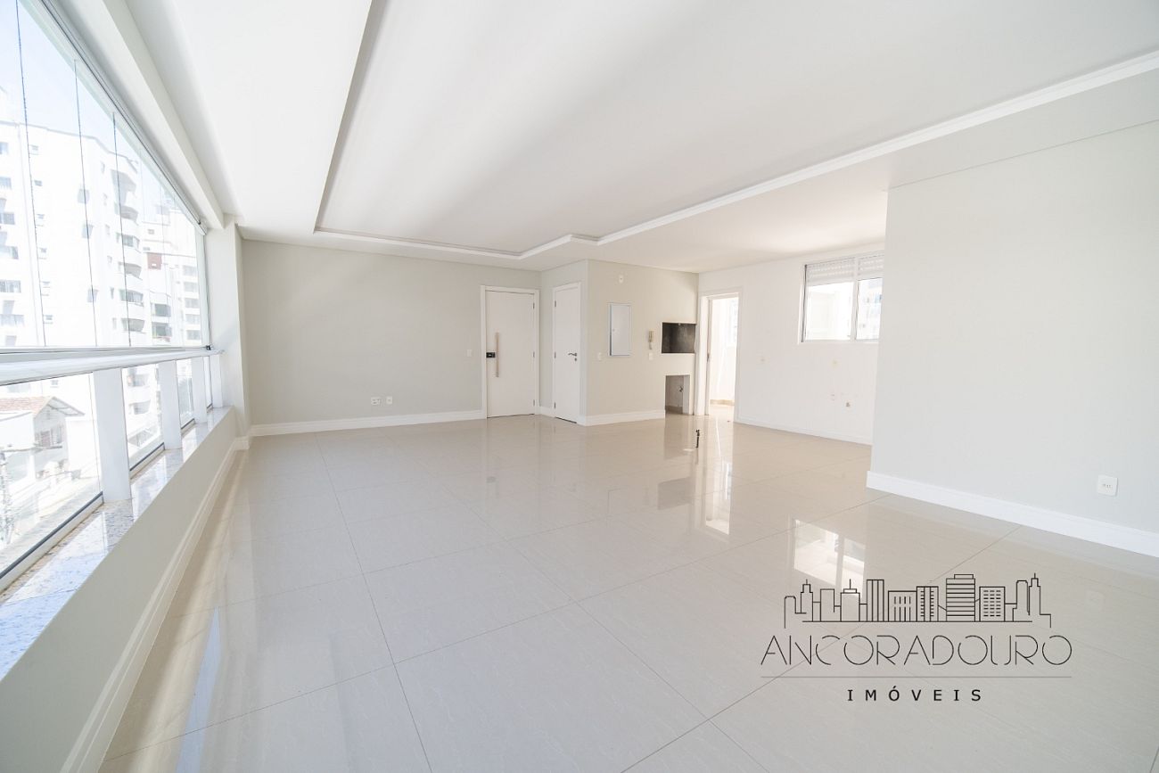 Apartamento, 3 quartos, 251 m² - Foto 2