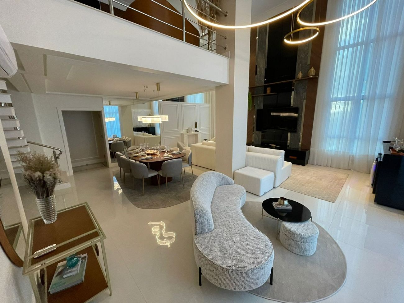 Apartamento, 4 quartos, 256 m² - Foto 1
