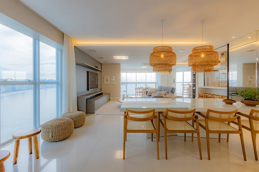 4 su�tes, 4 vagas garagem, Avenida Atl�ntica de Balne�rio Cambori�, Mobiliado e Decorado. 1