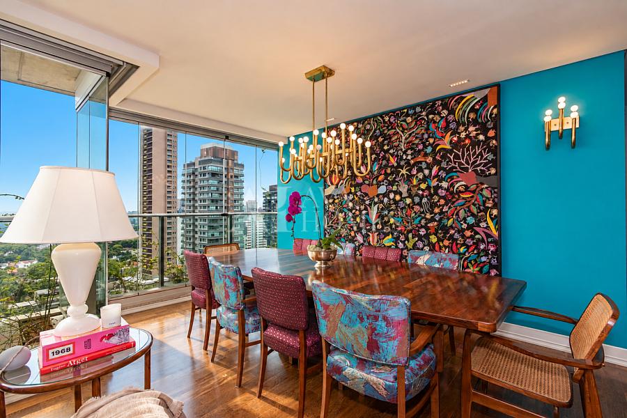 Mobiliado e Decorado - Exclusivo - 178m� com 2 su�tes e 2 vagas e vista eterna para o Jardim Europa 3