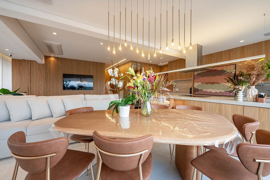 Reformado e Mobiliado de 143 m� | 3 Su�tes |2 vagas em Pinheiros 2