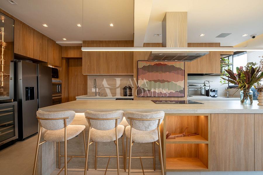 Reformado e Mobiliado de 143 m� | 3 Su�tes |2 vagas em Pinheiros 3