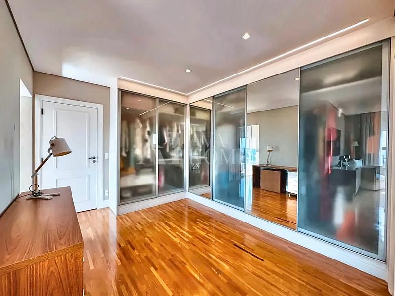 236 m�, 2 quartos sendo 2 su�tes e 4 vagas � venda no bairro Cidade Jardim - SP 21