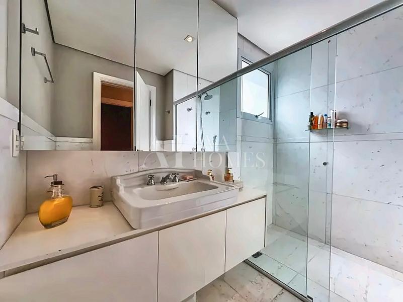 236 m�, 2 quartos sendo 2 su�tes e 4 vagas � venda no bairro Cidade Jardim - SP 22