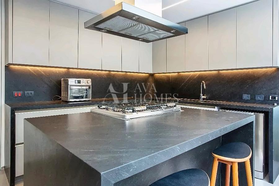 Em Rua Fechada | Arquitetura autoral, natureza e exclusividade | 970 m� | 4 Su�tes | 6 vagas para venda em Alto de Pinheiros - SP 19
