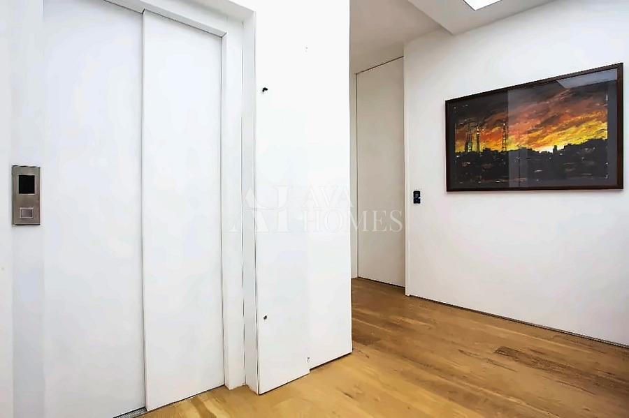 Em Rua Fechada | Arquitetura autoral, natureza e exclusividade | 970 m� | 4 Su�tes | 6 vagas para venda em Alto de Pinheiros - SP 24