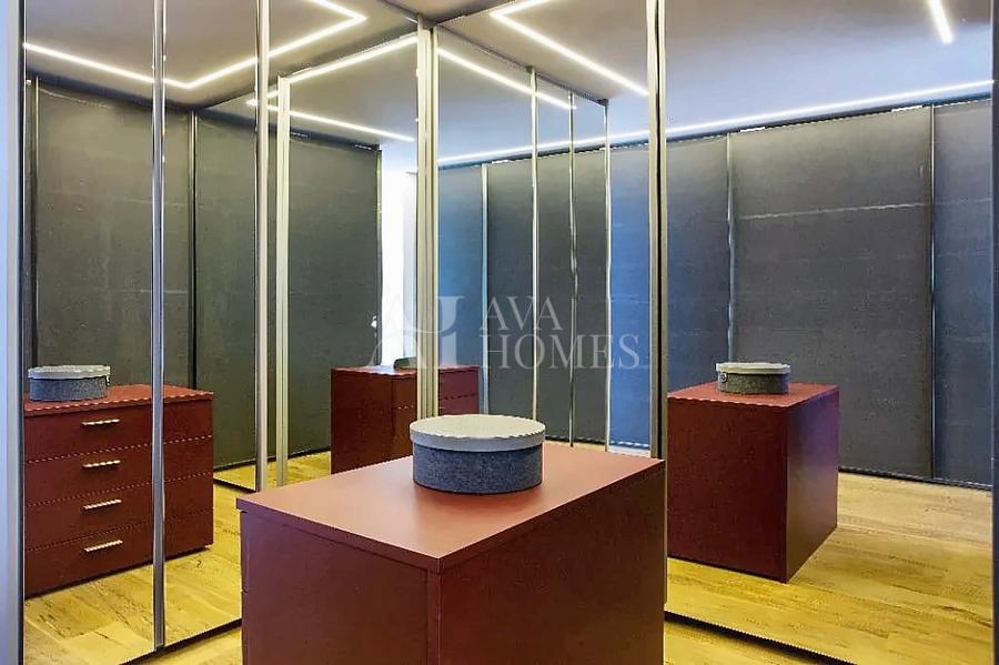 Em Rua Fechada | Arquitetura autoral, natureza e exclusividade | 970 m� | 4 Su�tes | 6 vagas para venda em Alto de Pinheiros - SP 31