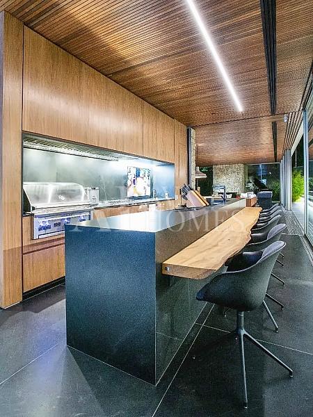 Em Rua Fechada | Arquitetura autoral, natureza e exclusividade | 970 m� | 4 Su�tes | 6 vagas para venda em Alto de Pinheiros - SP 18