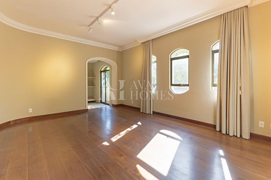Um Charmoso Cl�ssico Lindenberg | 290 m� | 4 Dormit�rios (2 Su�tes)| 4 Vagas a venda nos Jardins - SP 2
