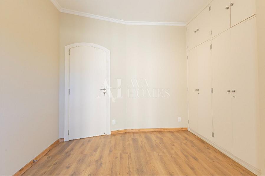 Um Charmoso Cl�ssico Lindenberg | 290 m� | 4 Dormit�rios (2 Su�tes)| 4 Vagas a venda nos Jardins - SP 19