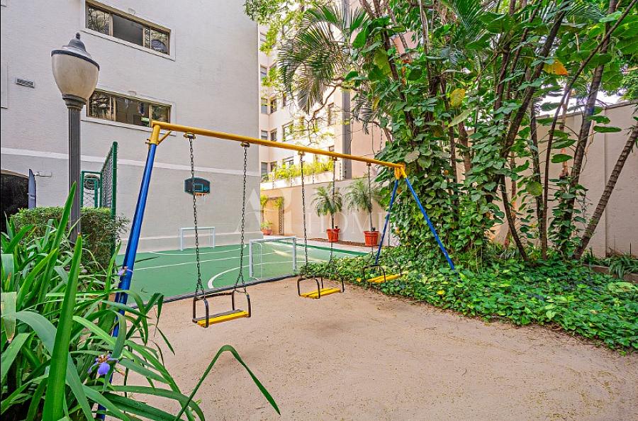 Um Charmoso Cl�ssico Lindenberg | 290 m� | 4 Dormit�rios (2 Su�tes)| 4 Vagas a venda nos Jardins - SP 18