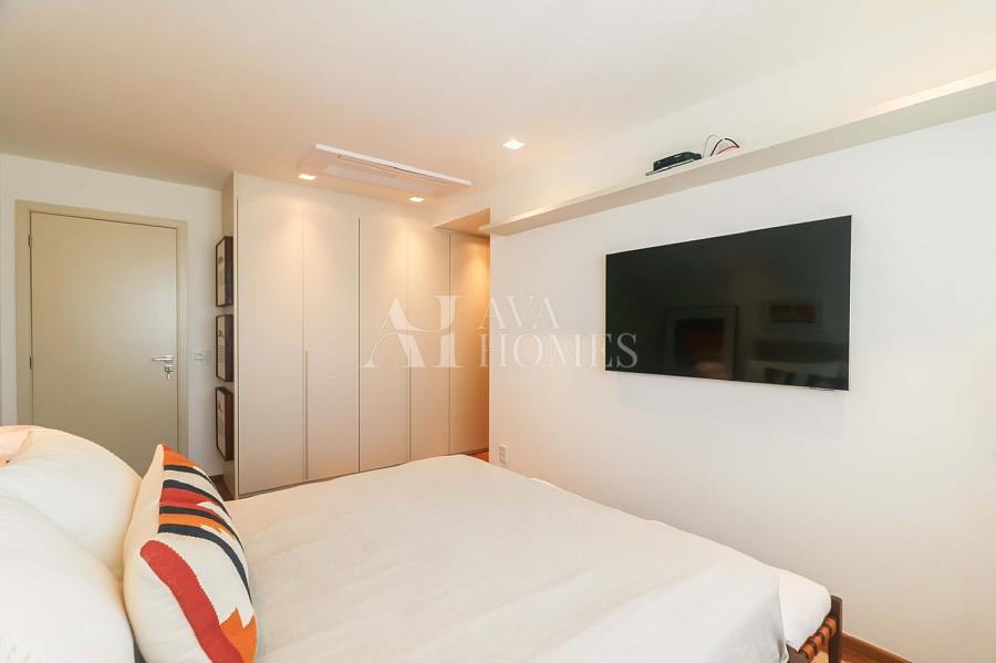 Reformado | Um cl�ssico Lindenberg| 244 m� | 3 Su�tes | 3 vagas no Jardim Paulista - SP 52