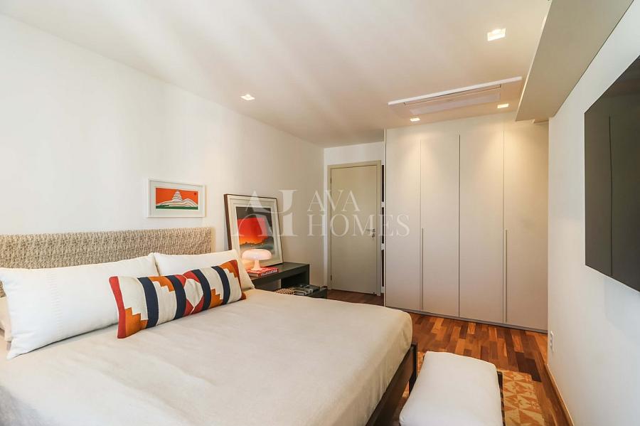 Reformado | Um cl�ssico Lindenberg| 244 m� | 3 Su�tes | 3 vagas no Jardim Paulista - SP 53
