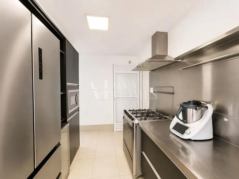 197 m� | 4 Dormit�rios | 3 Su�tes | 4 Vagas para loca��o 10