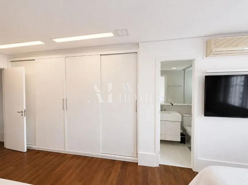 197 m� | 4 Dormit�rios | 3 Su�tes | 4 Vagas para loca��o 25