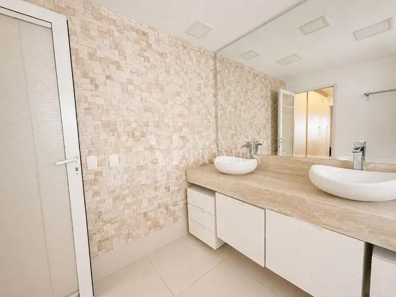 197 m� | 4 Dormit�rios | 3 Su�tes | 4 Vagas para loca��o 29