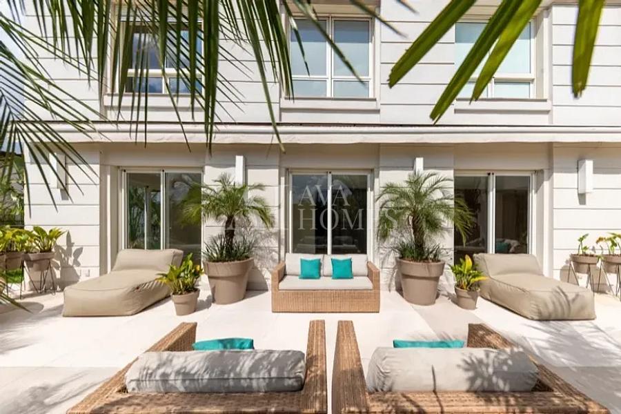 Ares de Casa com 893 m�, 4 su�tes e 6 vagas � venda no bairro Vila Ol�mpia. 1