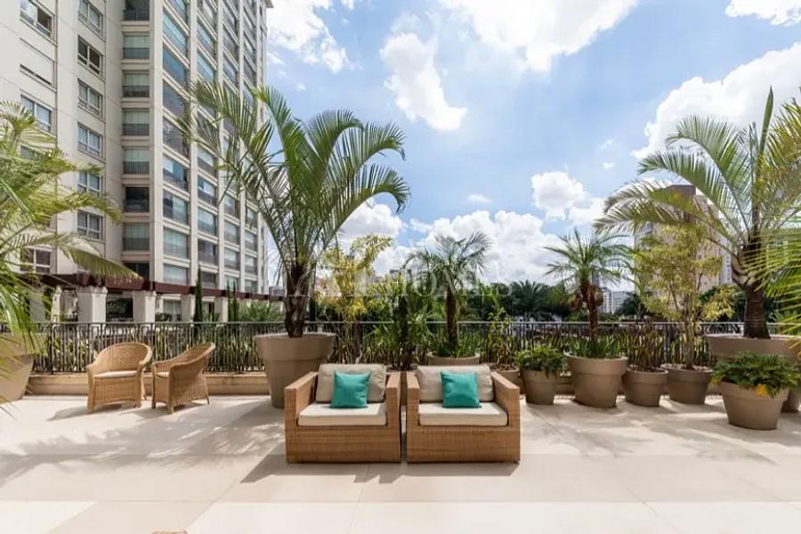 Ares de Casa com 893 m�, 4 su�tes e 6 vagas � venda no bairro Vila Ol�mpia. 6