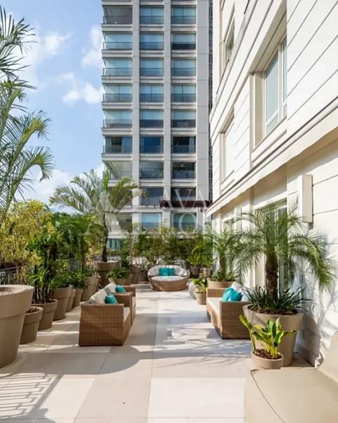 Ares de Casa com 893 m�, 4 su�tes e 6 vagas � venda no bairro Vila Ol�mpia. 9