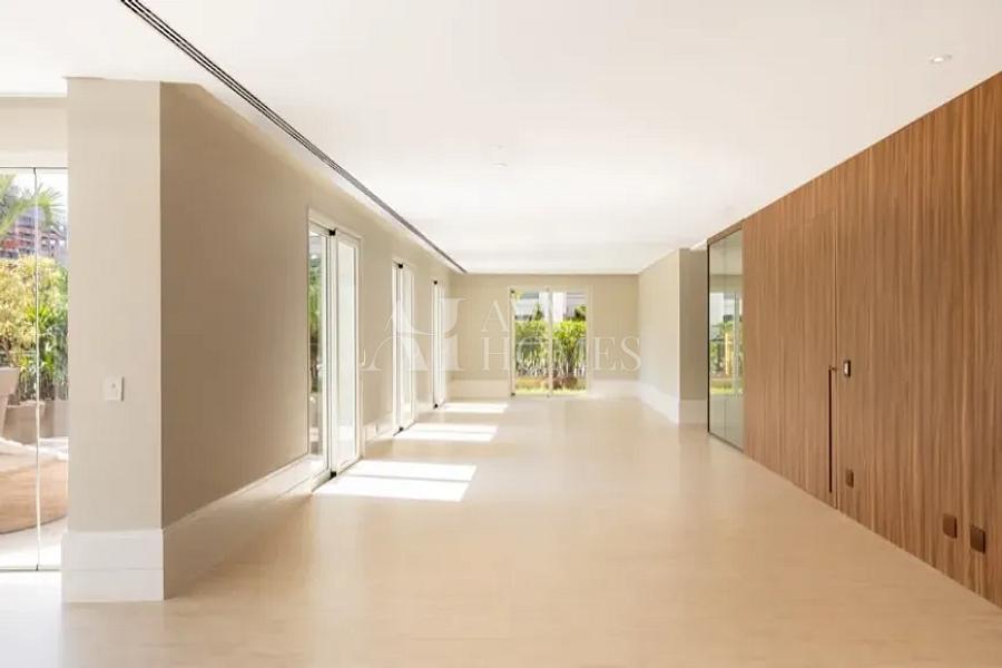Ares de Casa com 893 m�, 4 su�tes e 6 vagas � venda no bairro Vila Ol�mpia. 11