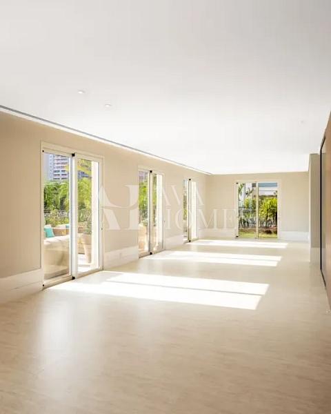 Ares de Casa com 893 m�, 4 su�tes e 6 vagas � venda no bairro Vila Ol�mpia. 10