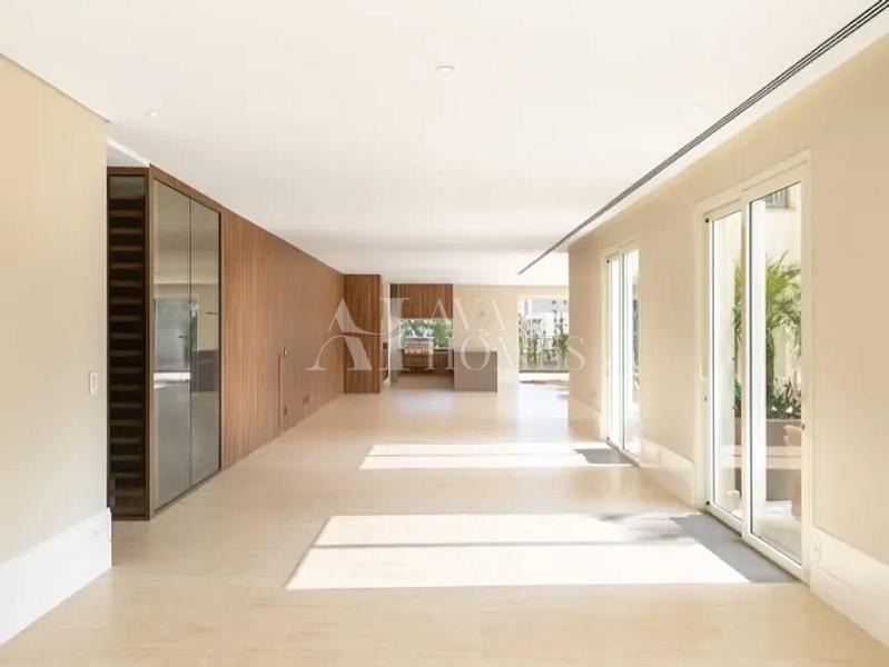Ares de Casa com 893 m�, 4 su�tes e 6 vagas � venda no bairro Vila Ol�mpia. 15