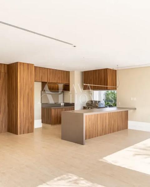 Ares de Casa com 893 m�, 4 su�tes e 6 vagas � venda no bairro Vila Ol�mpia. 17