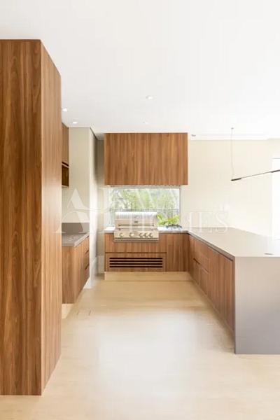 Ares de Casa com 893 m�, 4 su�tes e 6 vagas � venda no bairro Vila Ol�mpia. 21