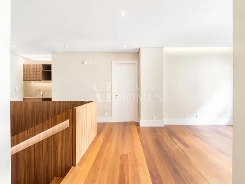 Ares de Casa com 893 m�, 4 su�tes e 6 vagas � venda no bairro Vila Ol�mpia. 33