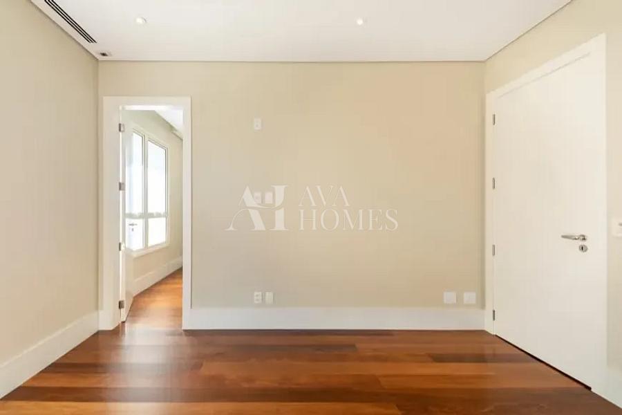 Ares de Casa com 893 m�, 4 su�tes e 6 vagas � venda no bairro Vila Ol�mpia. 38