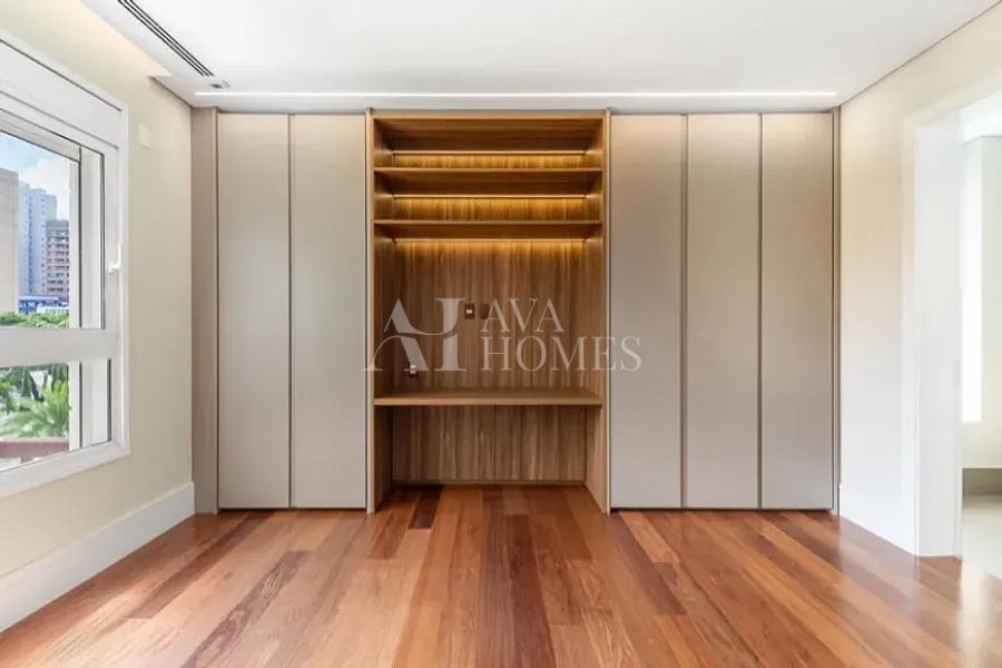 Ares de Casa com 893 m�, 4 su�tes e 6 vagas � venda no bairro Vila Ol�mpia. 40