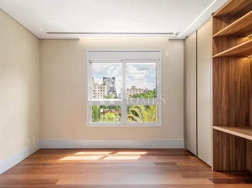 Ares de Casa com 893 m�, 4 su�tes e 6 vagas � venda no bairro Vila Ol�mpia. 45