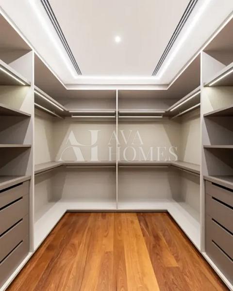 Ares de Casa com 893 m�, 4 su�tes e 6 vagas � venda no bairro Vila Ol�mpia. 48