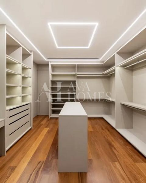 Ares de Casa com 893 m�, 4 su�tes e 6 vagas � venda no bairro Vila Ol�mpia. 58