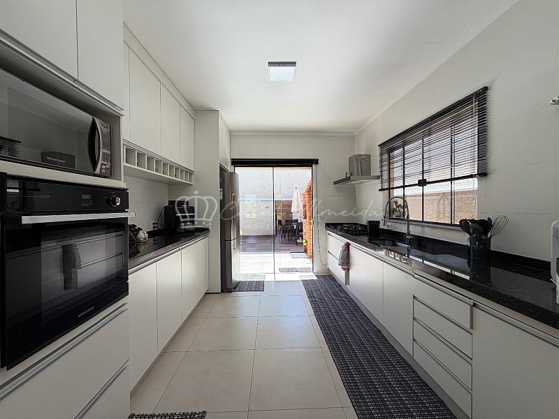 Casa em Condomínio com 3 quartos à venda, 148m², 3 banheiros, 2 garagens - Condomínio Terras de Atibaia I - Atibaia — foto 6