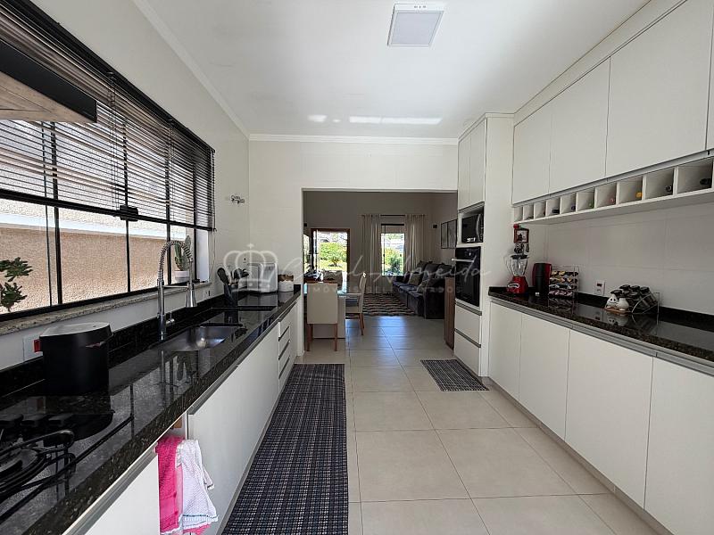 Casa em Condomínio com 3 quartos à venda, 148m², 3 banheiros, 2 garagens - Condomínio Terras de Atibaia I - Atibaia — foto 7