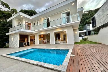 Casa em condomínio fechado no América