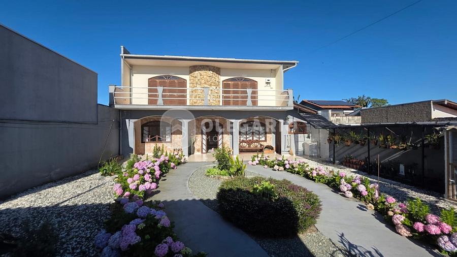 Casa com 02 su�tes, e terreno com 360 m� 1
