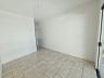 Sobrado com 01 su�te + 03 dormit�rios 25