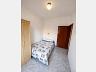 Casa com 01 su�te + 02 dormit�rios 10