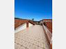 Casa com 01 su�te + 02 dormit�rios 18