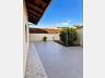 Casa com 01 su�te + 02 dormit�rios 16