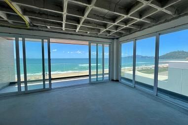 Apartamento Frente Mar no Edifício Bay House na Praia Brava em Itajaí