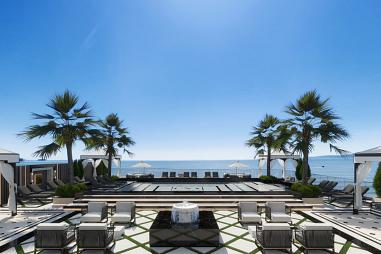 Apartamento no Ed. Grand Luxury em Meia Praia em Itapema