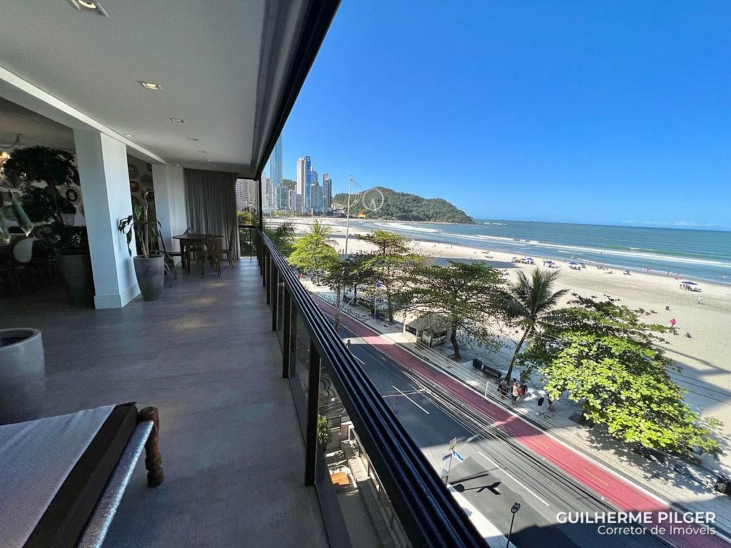 Apartamento no Ed. Montreal em Balneário Camboriú