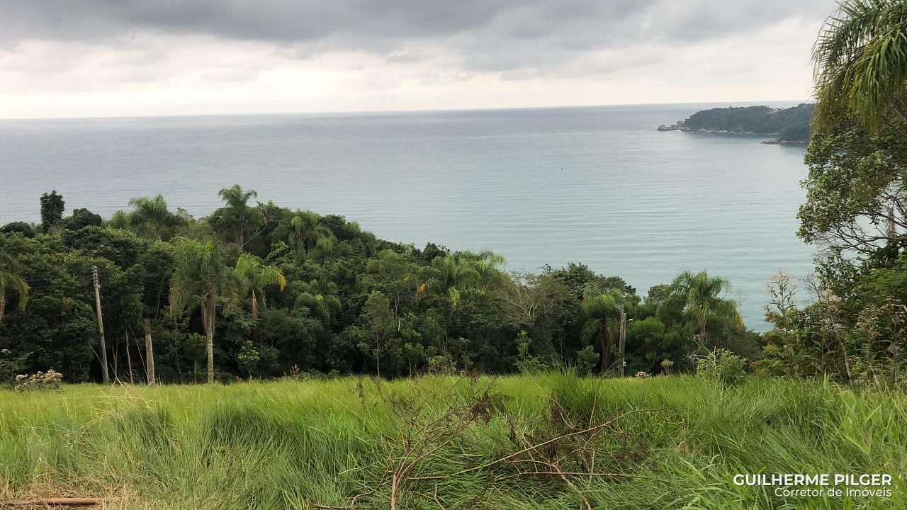 Terreno no Condomínio Ponta do Estaleiro em Porto Belo