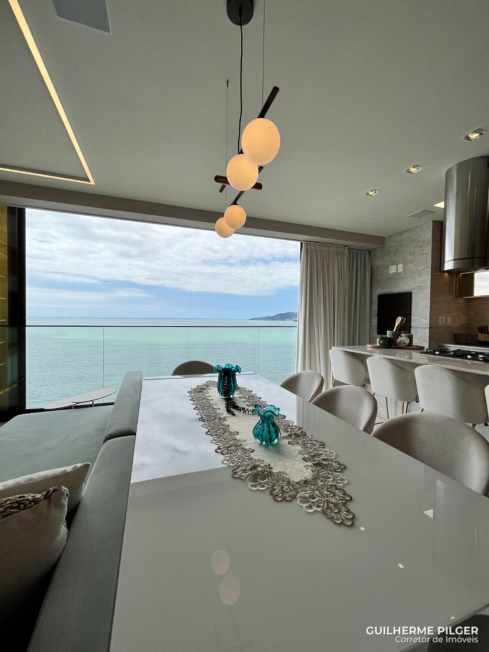 Apartamento no Ed. Lac Léman Residence em Porto Belo