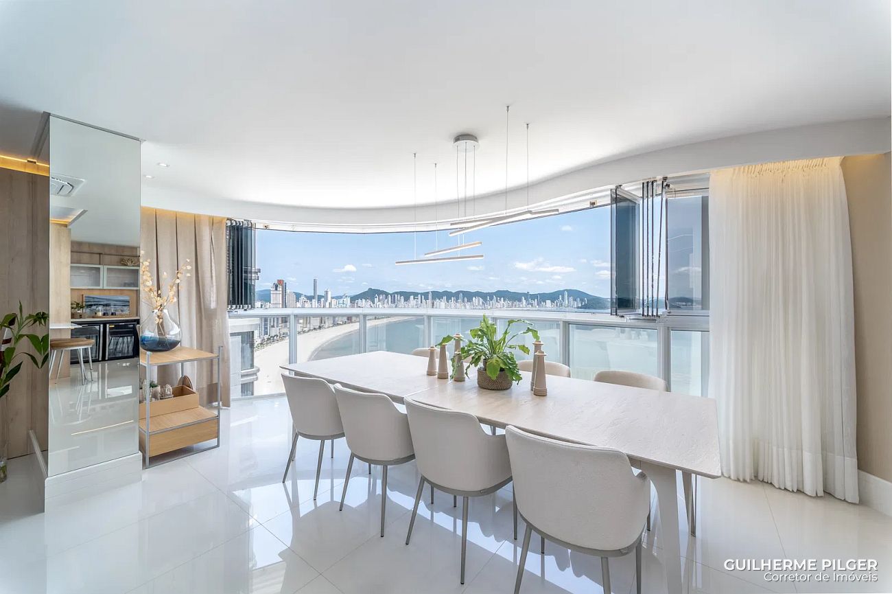 Apartamento no Ed. Ibiza Towers em Balneário Camboriú