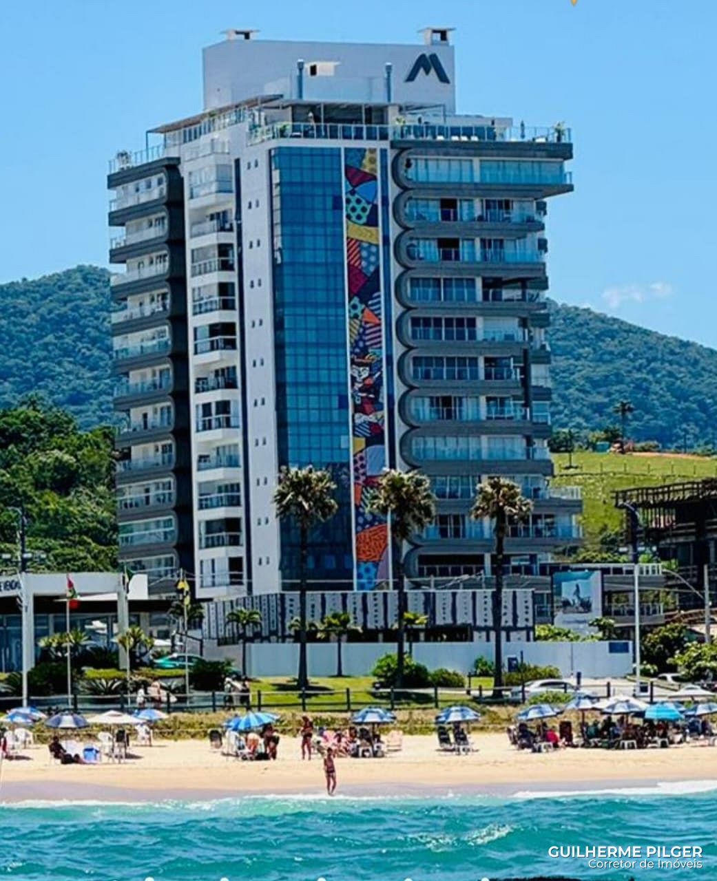 Apartamento no Ed. Brava Arts by Romero Britto na Praia Brava