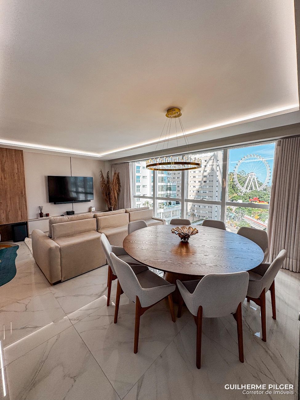 Apartamento no Ed. Skyline Tower  em Balneário Camboriú